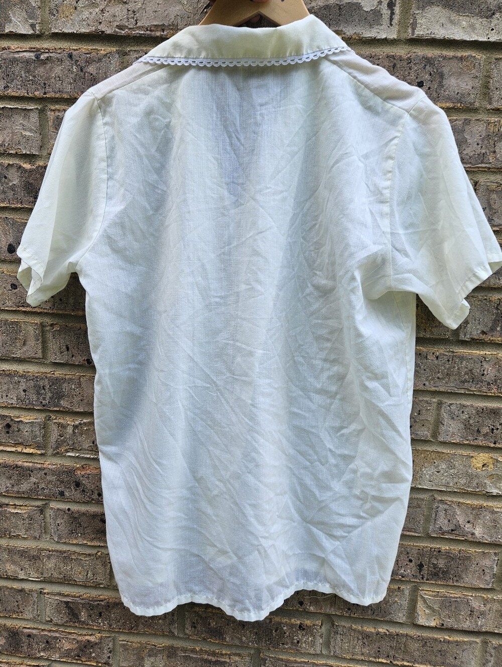 Vintage Carole Butter Yellow Short-Sleeve Pajama Top with Lace Trim - Picture 4 of 4